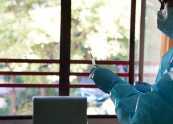 Andalucía reanuda este miércoles la vacunación con AstraZeneca