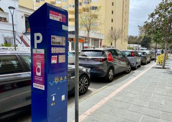 El Ayuntamiento estudiará una tarifa plana de aparcamiento para autónomos