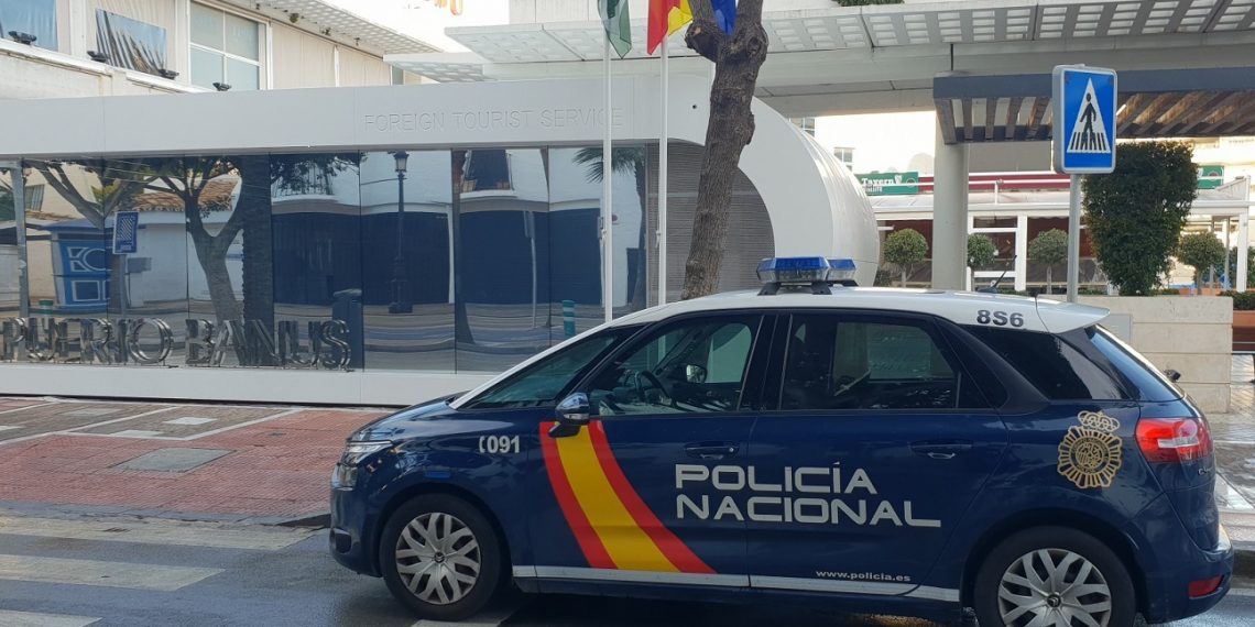 La Policía detiene a un conductor con un kilo de cocaína en el hueco de la radio del coche