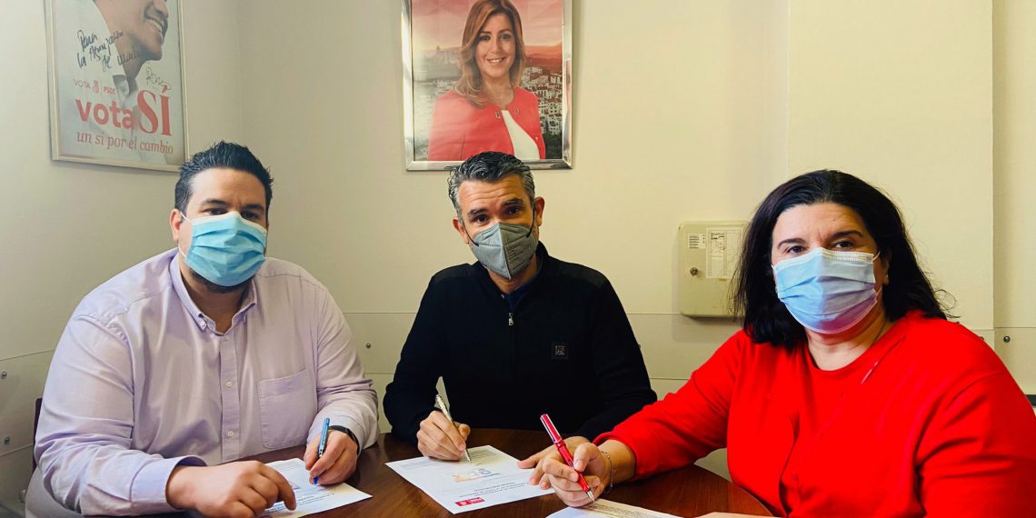 Los dirigentes socialistas locales apoyan en bloque a Susana Díaz