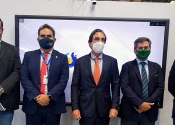 Acosol entrega en FITUR su primer sello de calidad al uso del agua en campos de golf