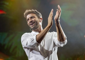 Pablo Alborán llena con su voz el auditorio de Starlite