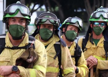 La mejoría en el incendio, tras la lluvia, permite devolver a 1.366 personas a sus hogares