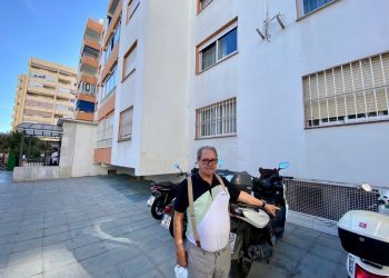 Vecinos de Jacinto Benavente protestan por el ruido de una nueva franquicia bajo sus casas