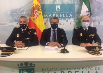 Unos 300 agentes de policía velarán por la seguridad durante las Navidades.