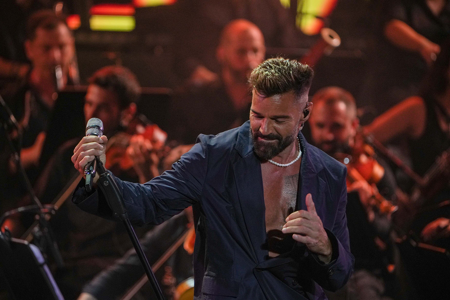 Ricky Martin arrasa con su concierto Sinfónico en Starlite